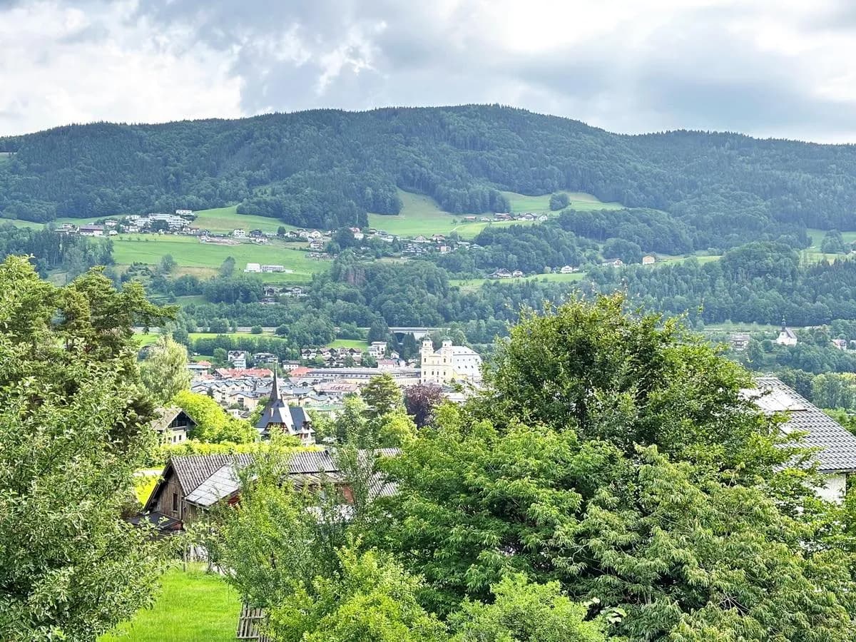 3-Zimmer-Wohnung mieten in Vöcklabruck – 70 m², € 1.650 – Bild 2 von 7