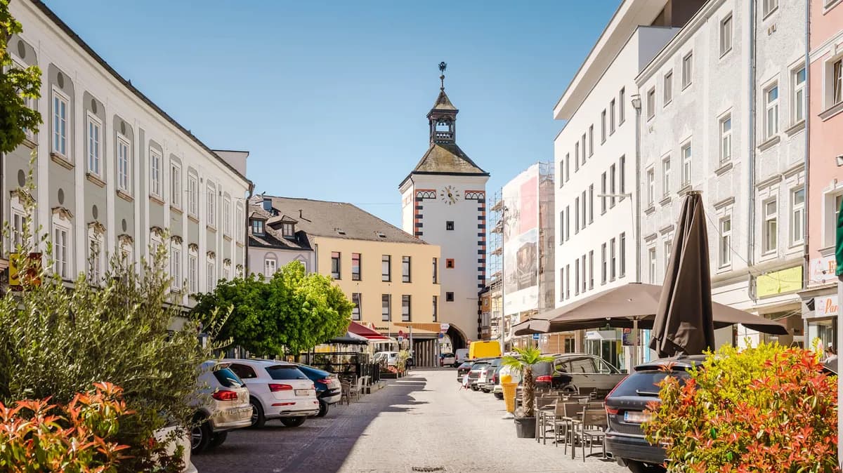 Immobilie kaufen in Vöcklabruck – 1 405 m² – Bild 1 von 20