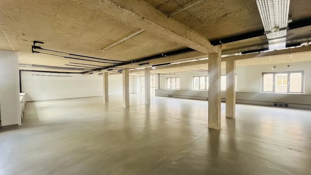 Gewerbeimmobilie mieten in Wien – 338 m², € 17 – Bild 2 von 8
