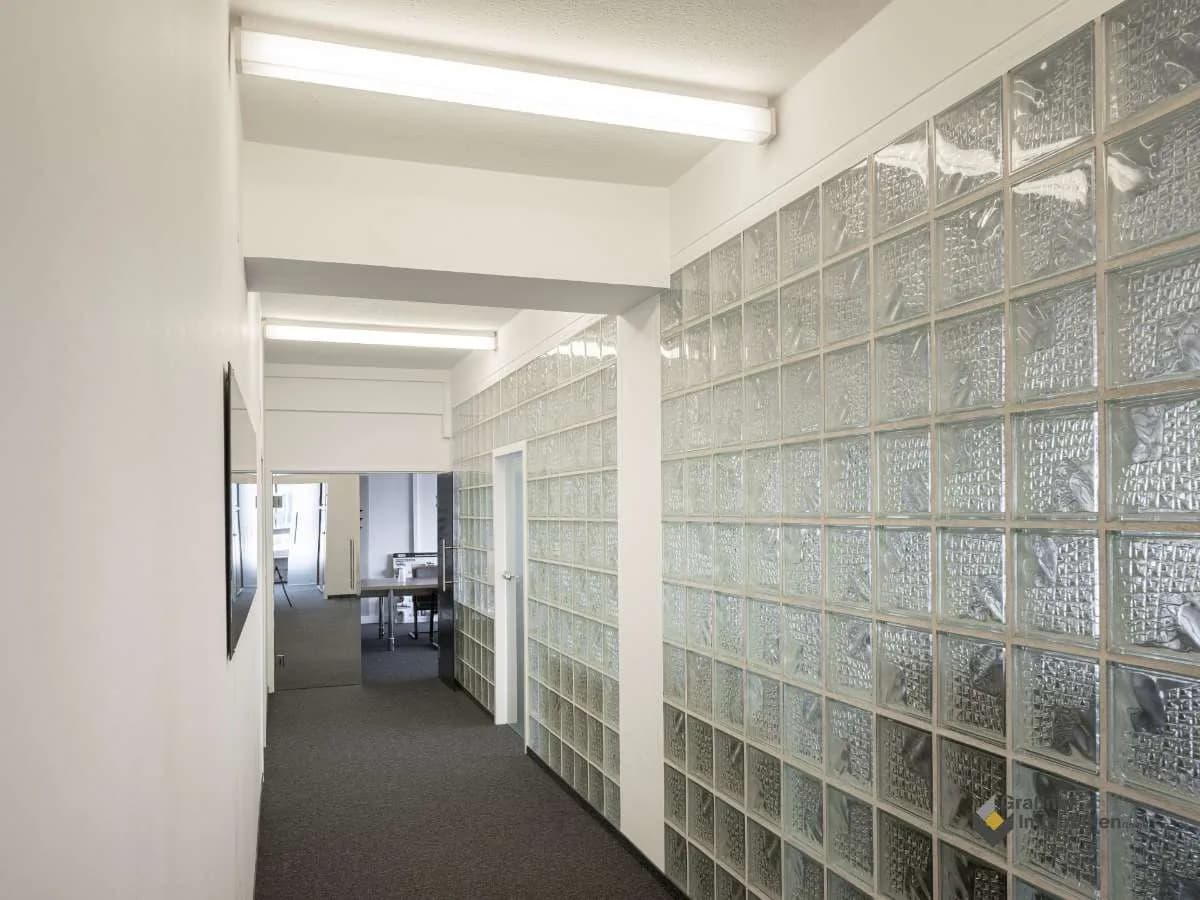 Gewerbeimmobilie mieten in Wien – 4 882 m², € 38.711 – Bild 2 von 2