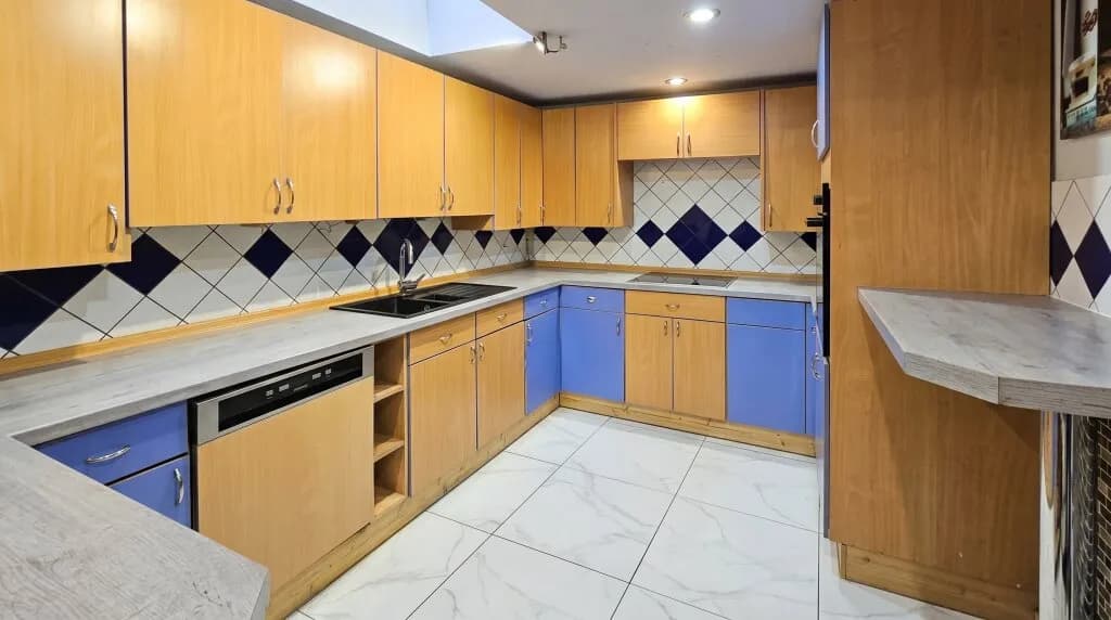 7-Zimmer-Haus kaufen in Mistelbach – 278 m², € 199.900 – Bild 8 von 22
