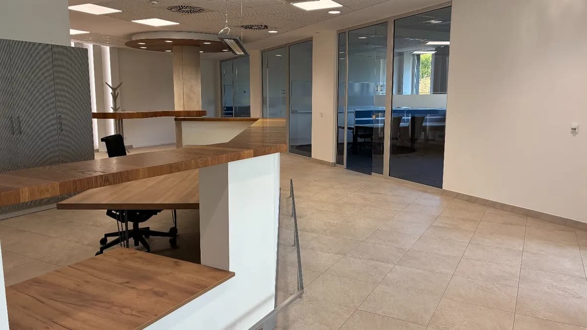 Gewerbeimmobilie mieten in Linz Land – 450 m², € 4.950 – Bild 2 von 27
