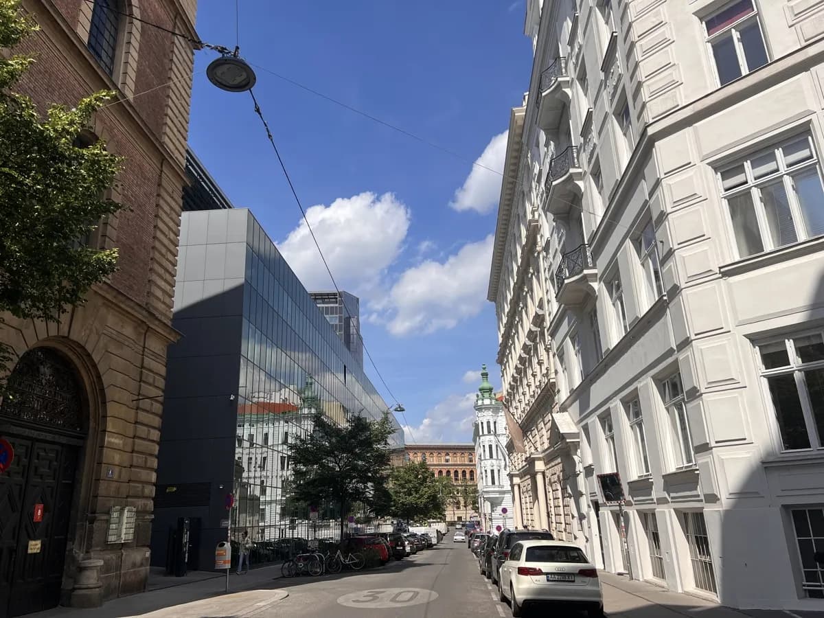 8-Zimmer-Gewerbeimmobilie mieten in Wien – 282 m², € 5.400 – Bild 2 von 13