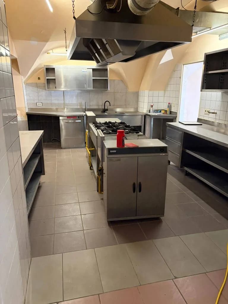 Gewerbeimmobilie mieten in Braunau am Inn – 178 m², € 2.000 – Bild 6 von 7