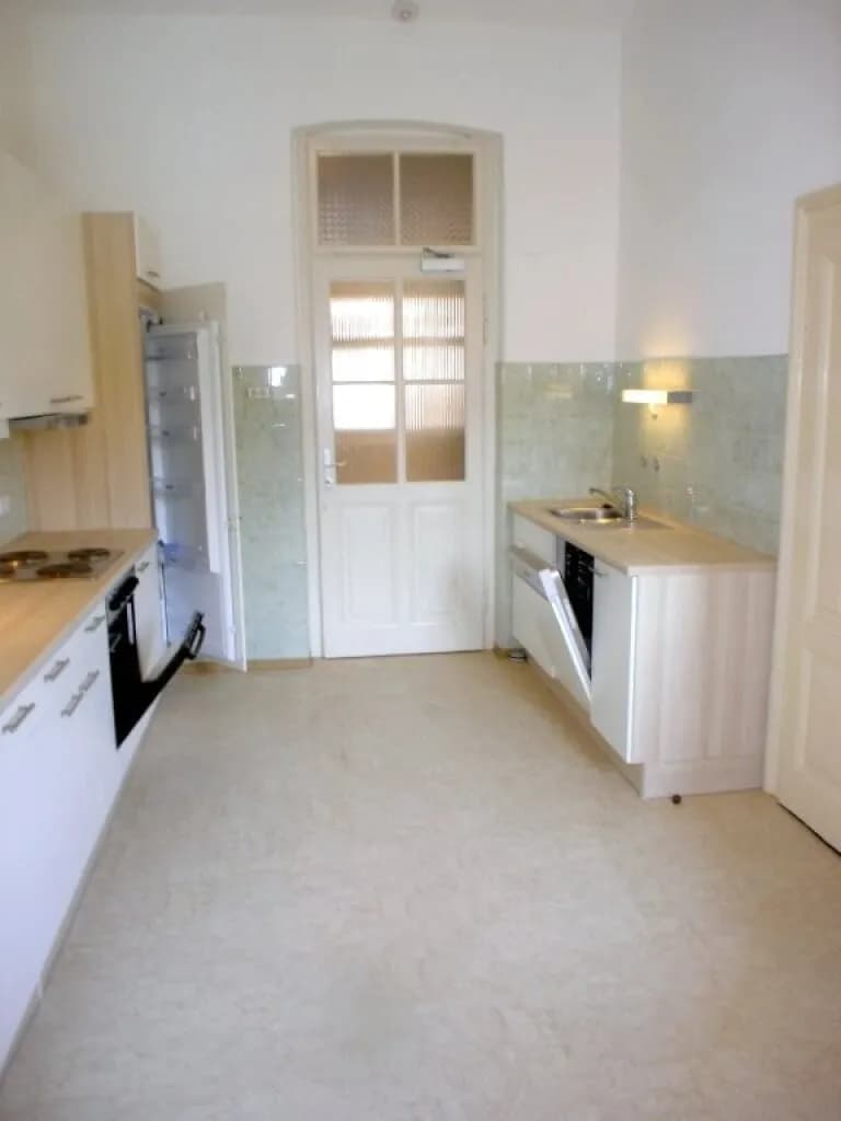 5-Zimmer-Wohnung mieten in Klagenfurt – 149 m², € 1.675 – Bild 9 von 16