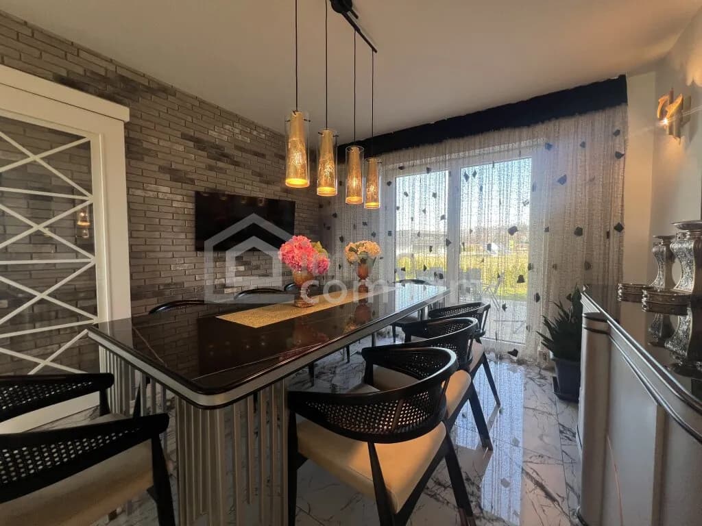 9-Zimmer-Haus kaufen in Vöcklabruck – 290 m², € 1.150.000 – Bild 3 von 11