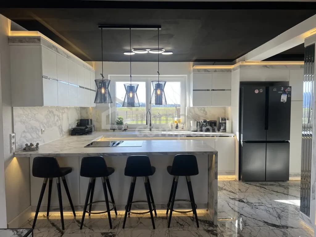 9-Zimmer-Haus kaufen in Vöcklabruck – 290 m², € 1.150.000 – Bild 4 von 11