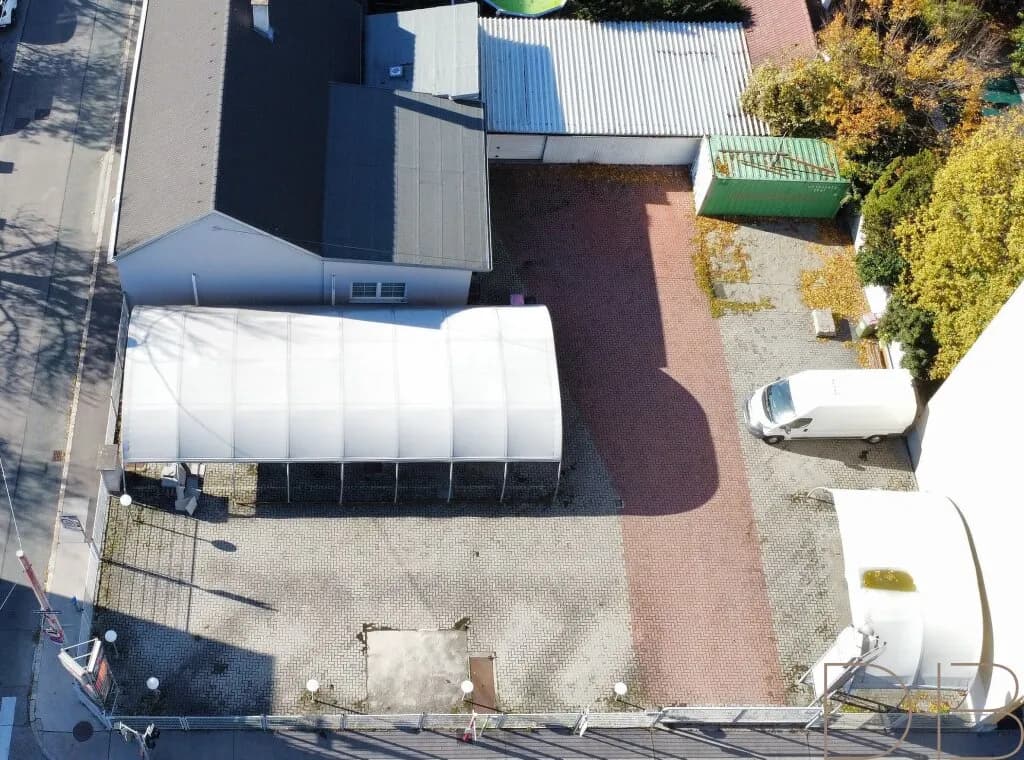 Gewerbeimmobilie mieten in Wien – 130 m², € 4.818