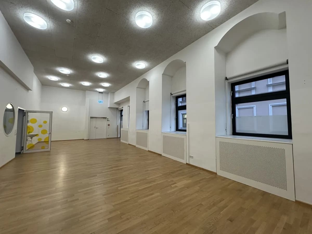Gewerbeimmobilie mieten in Wien – 736 m², € 9.196 – Bild 2 von 12