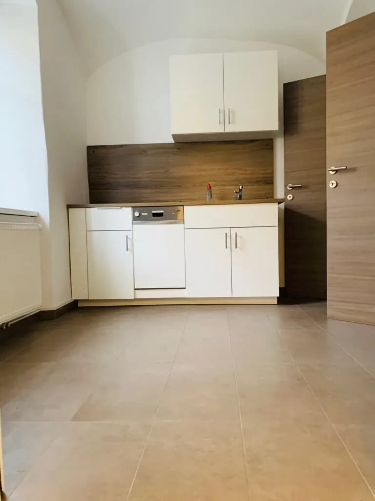 2-Zimmer-Gewerbeimmobilie mieten in Klagenfurt – 83 m², € 990 – Bild 9 von 11