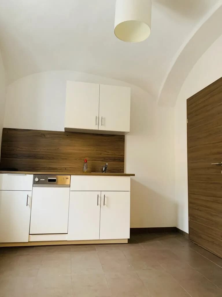 2-Zimmer-Gewerbeimmobilie mieten in Klagenfurt – 83 m², € 990 – Bild 10 von 11