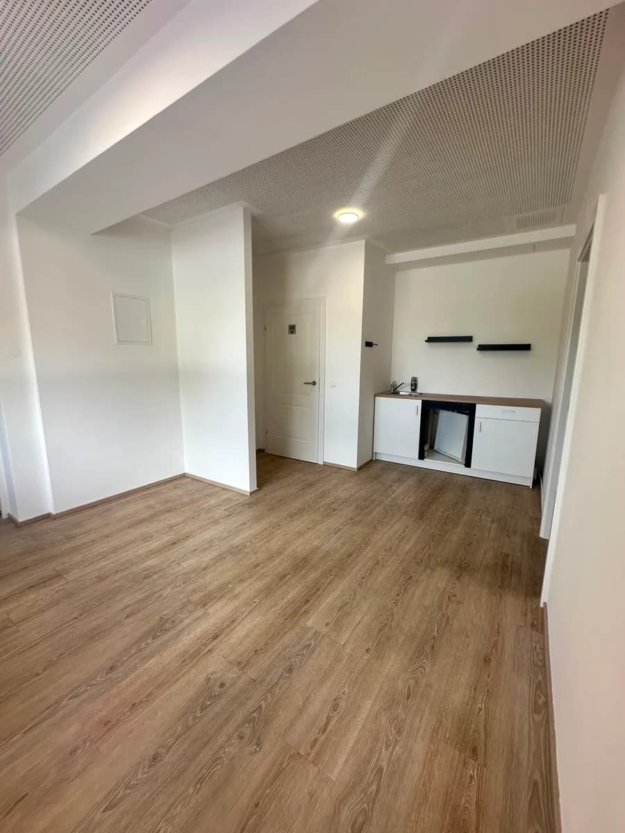 5-Zimmer-Gewerbeimmobilie mieten in Graz – 90 m², € 1.600 – Bild 2 von 11