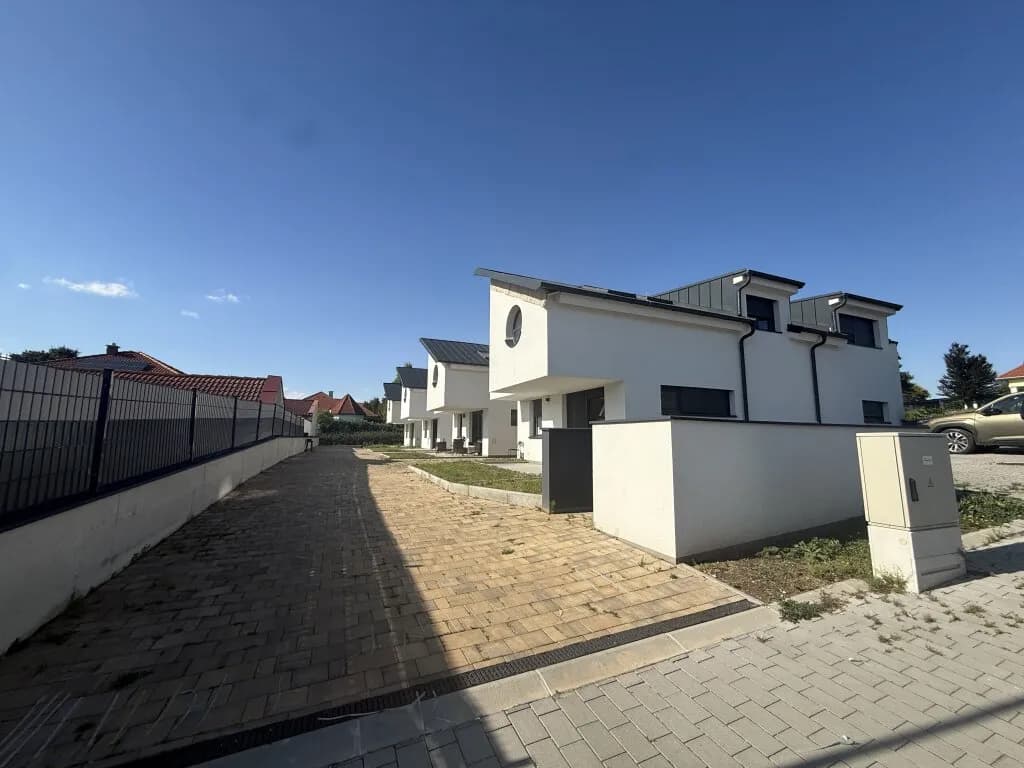 Immobilie kaufen in Neusiedl am See – 357 m², € 710.000 – Bild 2 von 19