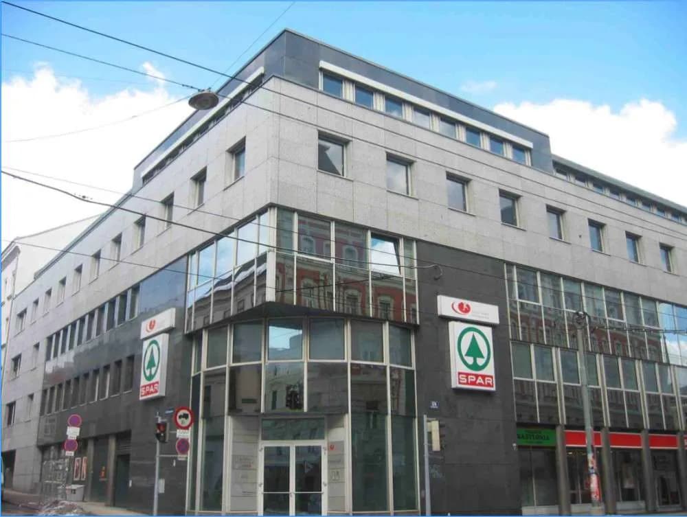 Gewerbeimmobilie mieten in Wien – 245 m², € 12
