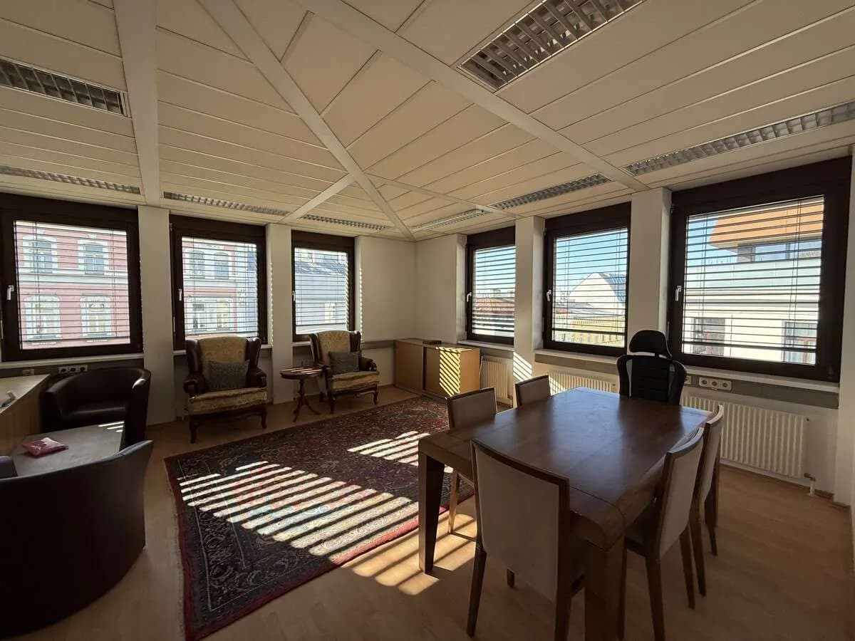 Gewerbeimmobilie mieten in Wien – 245 m², € 12 – Bild 11 von 13
