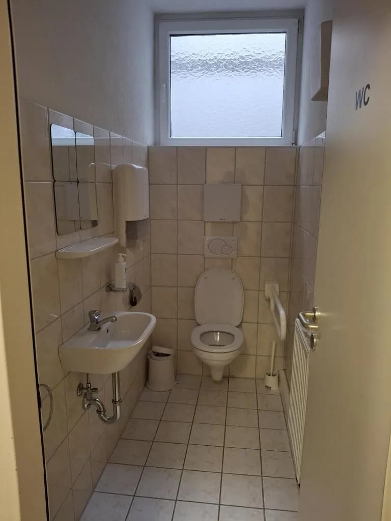 Gewerbeimmobilie mieten in Ried im Innkreis – 110 m², € 989 – Bild 10 von 12