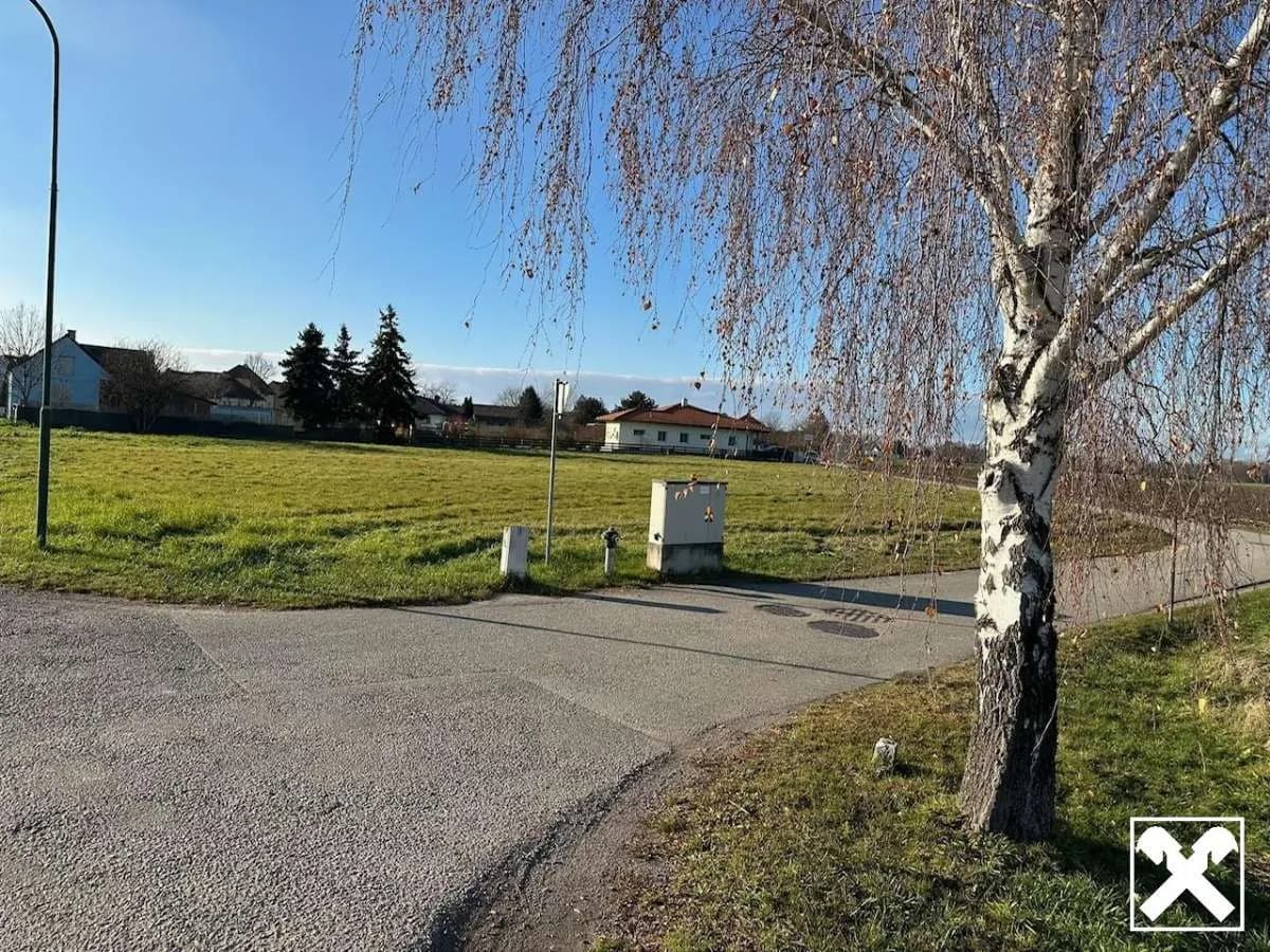 Grundstück kaufen in Tulln – 3 022 m², € 425.000