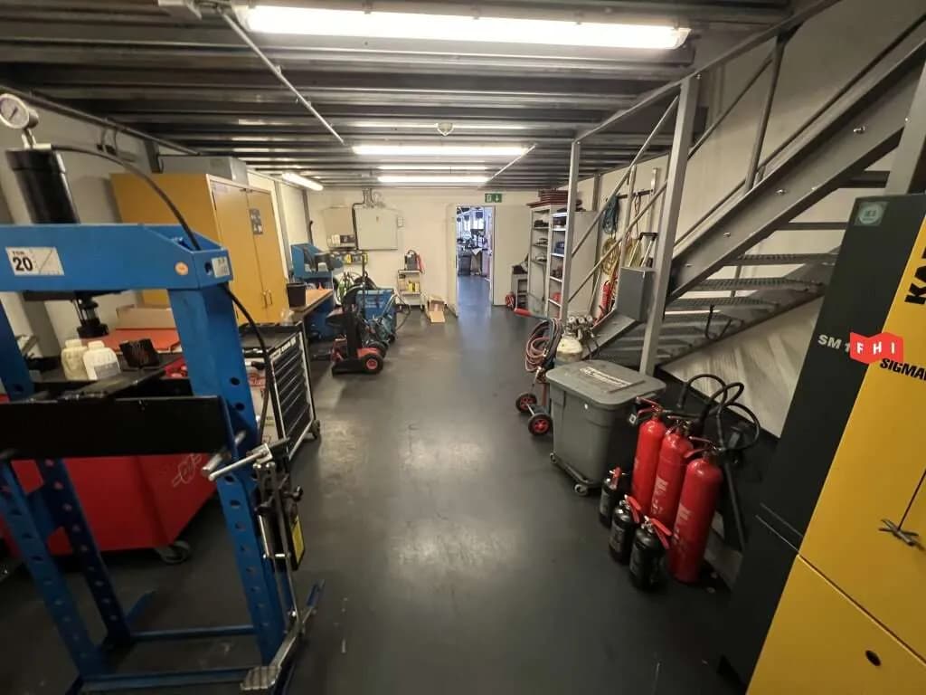Gewerbeimmobilie mieten in Perg – 1 823 m², € 4 – Bild 9 von 10