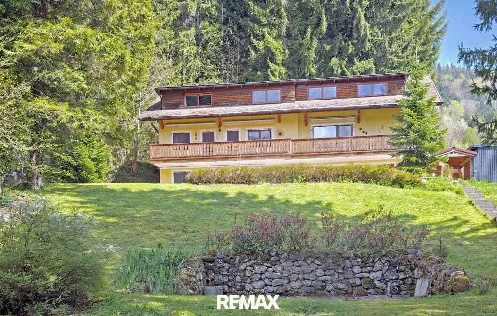 9-Zimmer-Immobilie kaufen in Vöcklabruck – 246 m², € 960.000
