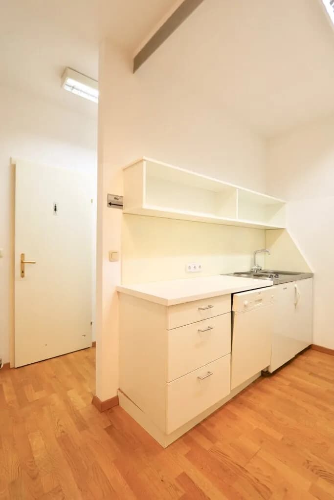 4-Zimmer-Gewerbeimmobilie mieten in Wien – 110 m², € 2.295 – Bild 4 von 17
