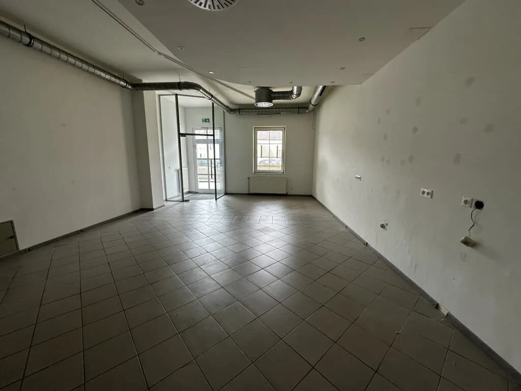 4-Zimmer-Gewerbeimmobilie mieten in Gänserndorf – 218 m², € 930 – Bild 3 von 25