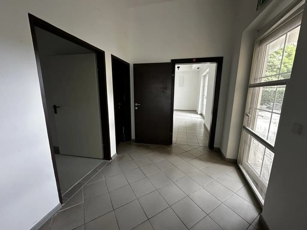 4-Zimmer-Gewerbeimmobilie mieten in Gänserndorf – 218 m², € 930 – Bild 5 von 25