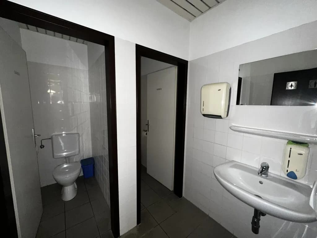 4-Zimmer-Gewerbeimmobilie mieten in Gänserndorf – 218 m², € 930 – Bild 7 von 25