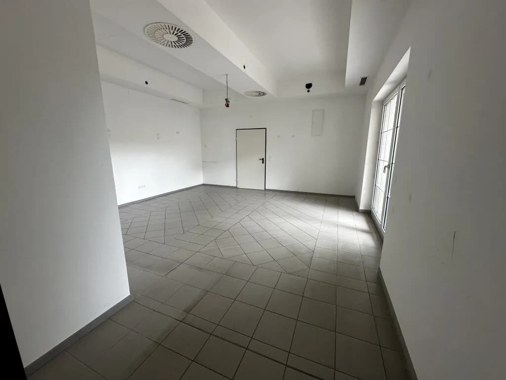 4-Zimmer-Gewerbeimmobilie mieten in Gänserndorf – 218 m², € 930 – Bild 8 von 25