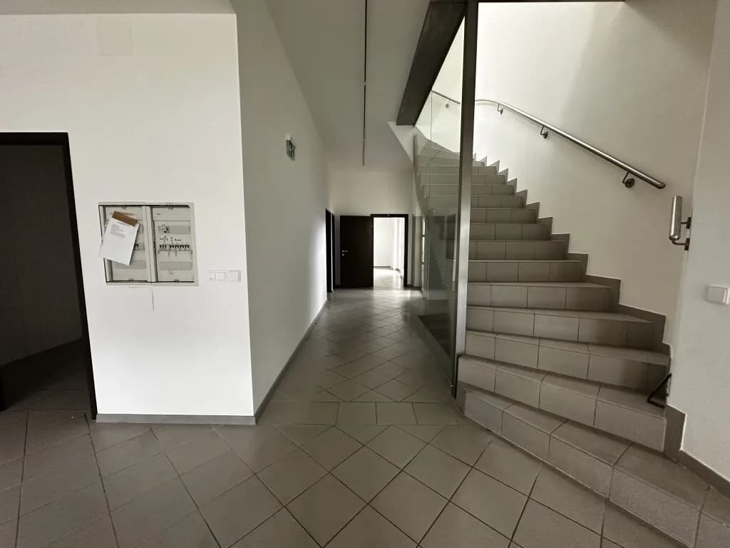 4-Zimmer-Gewerbeimmobilie mieten in Gänserndorf – 218 m², € 930 – Bild 21 von 25