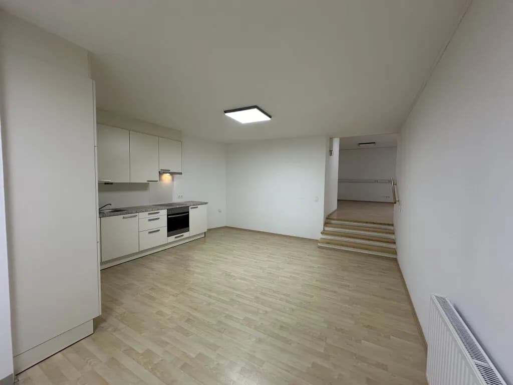 4-Zimmer-Gewerbeimmobilie mieten in Korneuburg – 126,61 m², € 1.659