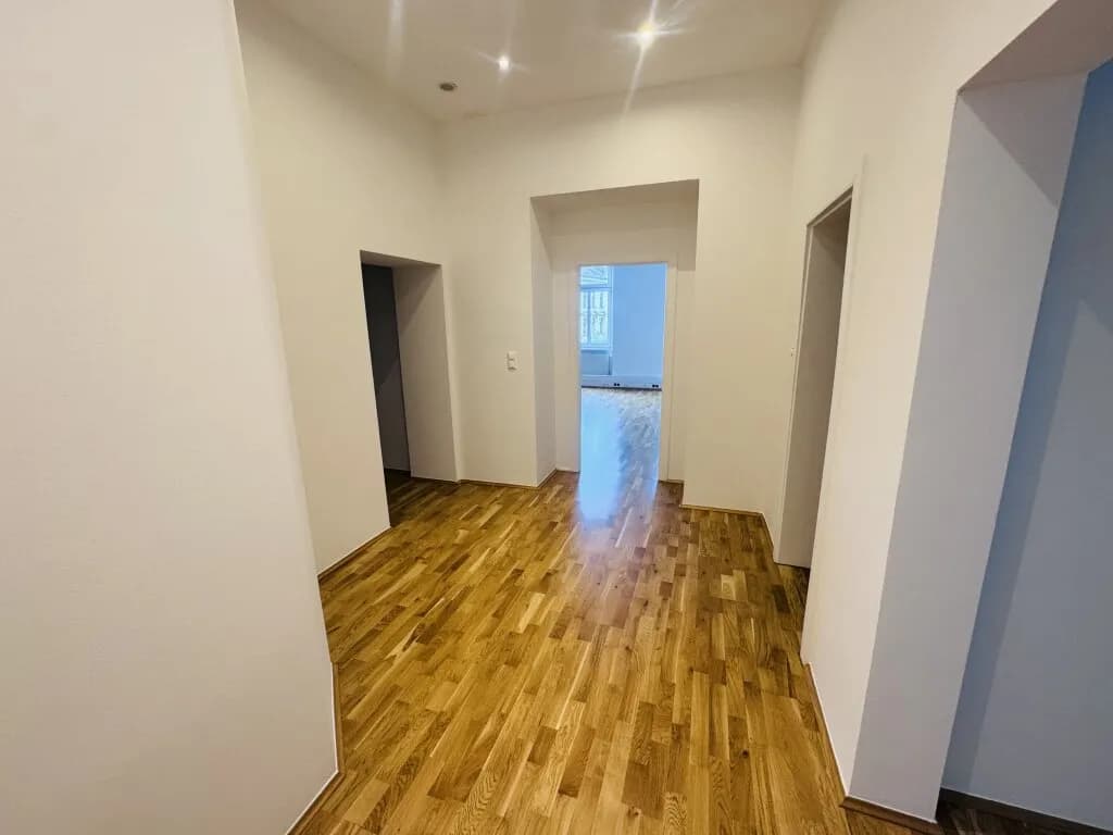 12-Zimmer-Gewerbeimmobilie mieten in Wien – 362 m², € 7.443 – Bild 2 von 23