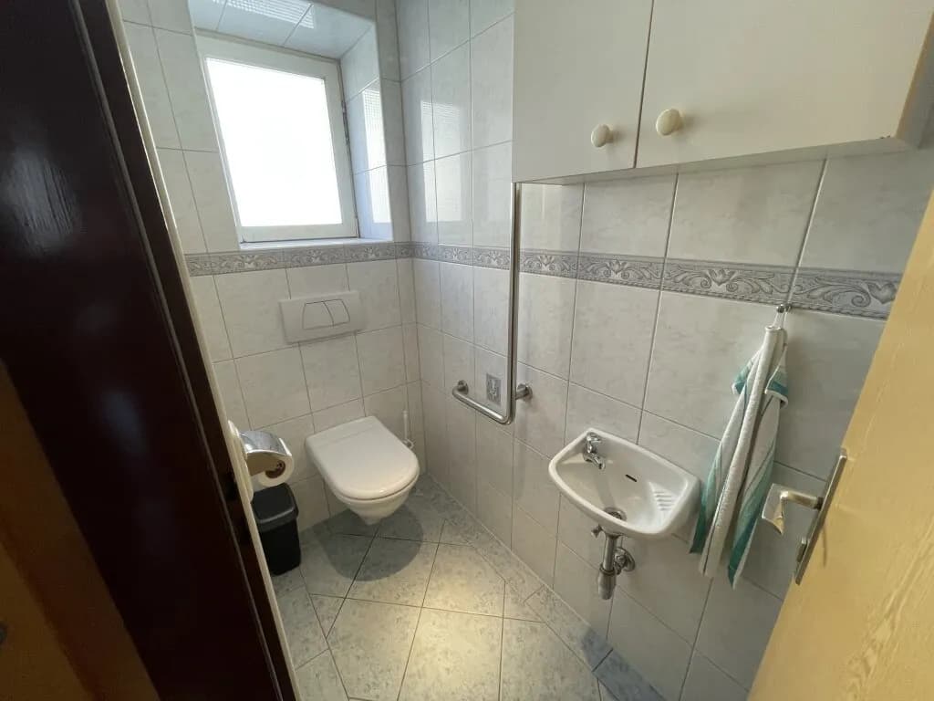 6-Zimmer-Gewerbeimmobilie kaufen in Hollabrunn – 220,2 m², € 249.000 – Bild 19 von 27