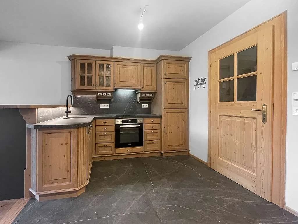 2-Zimmer-Wohnung mieten in Kitzbühel – 77 m², € 2.920 – Bild 3 von 7