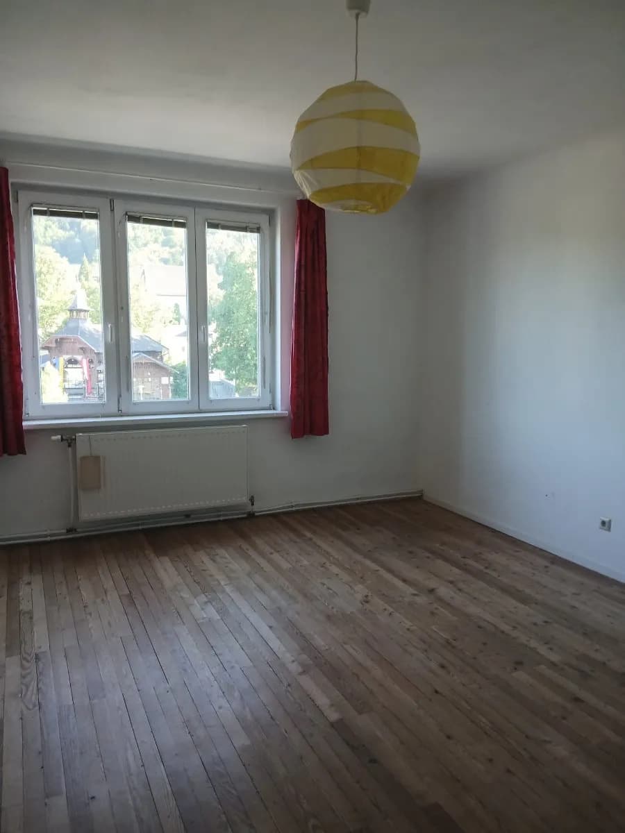 6-Zimmer-Wohnung mieten in Neunkirchen – 182 m², € 1.190 – Bild 3 von 7