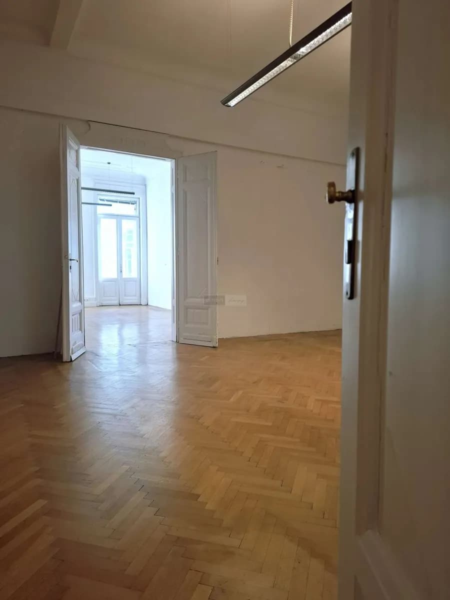 8-Zimmer-Gewerbeimmobilie mieten in Wien – 303 m², € 8.269 – Bild 6 von 13