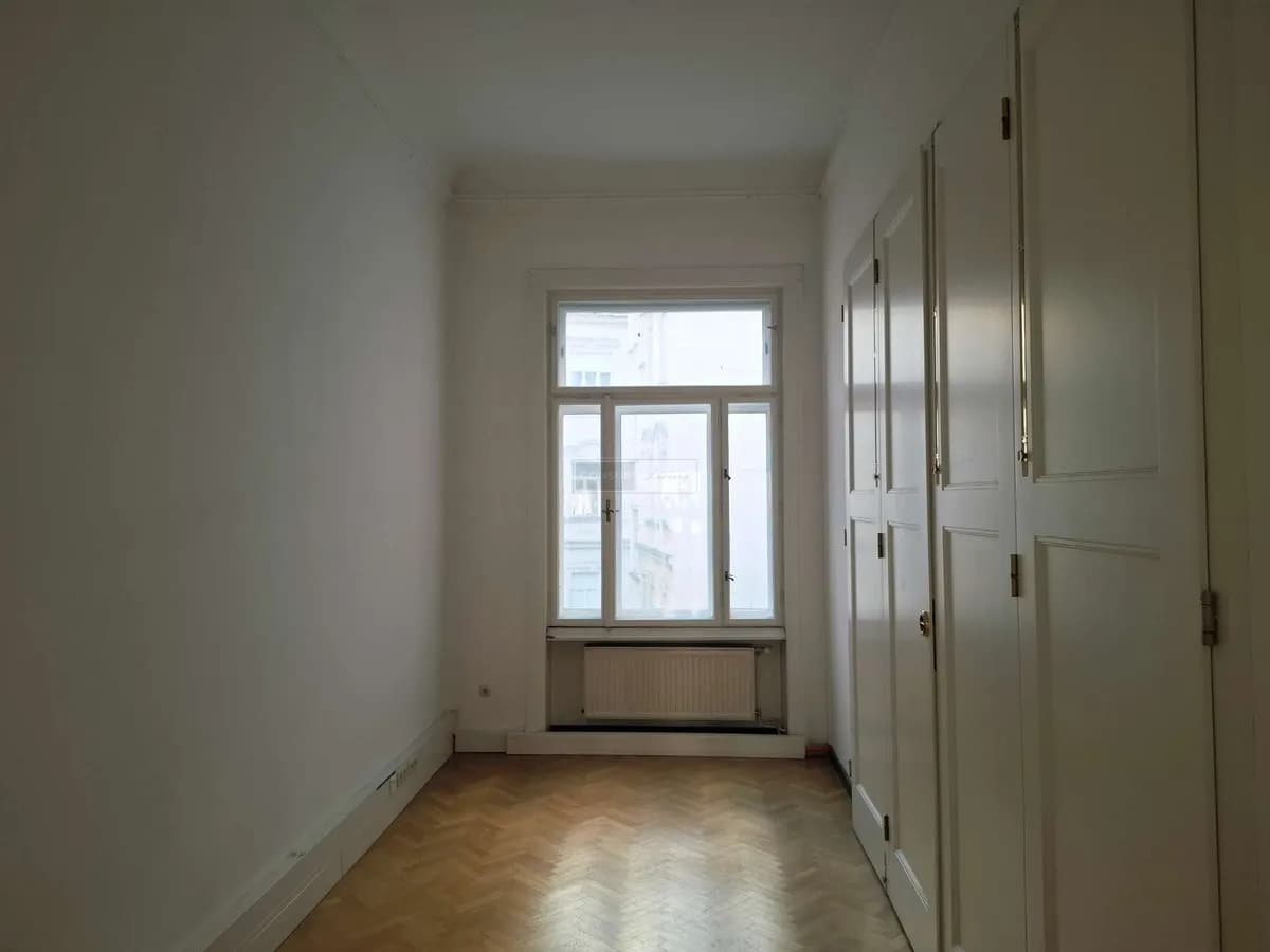 8-Zimmer-Gewerbeimmobilie mieten in Wien – 303 m², € 8.269 – Bild 9 von 13