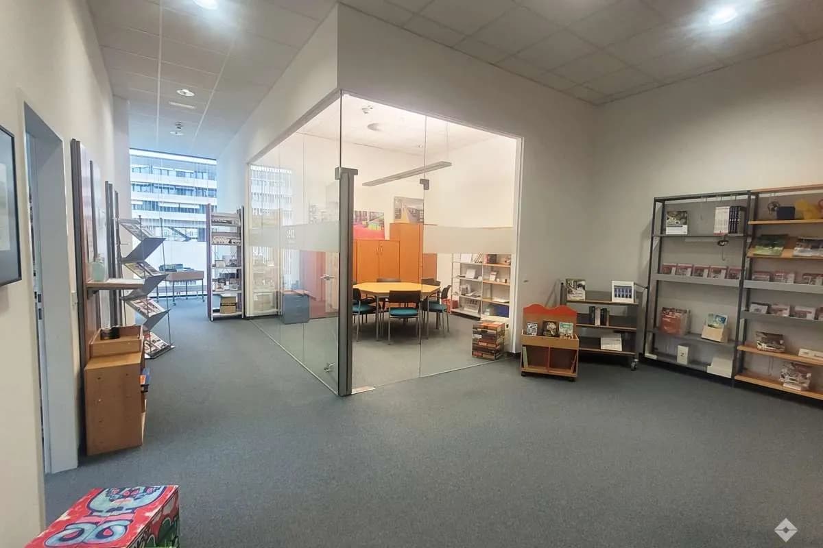 Gewerbeimmobilie mieten in Salzburg Stadt – 125 m², € 2.400 – Bild 2 von 5