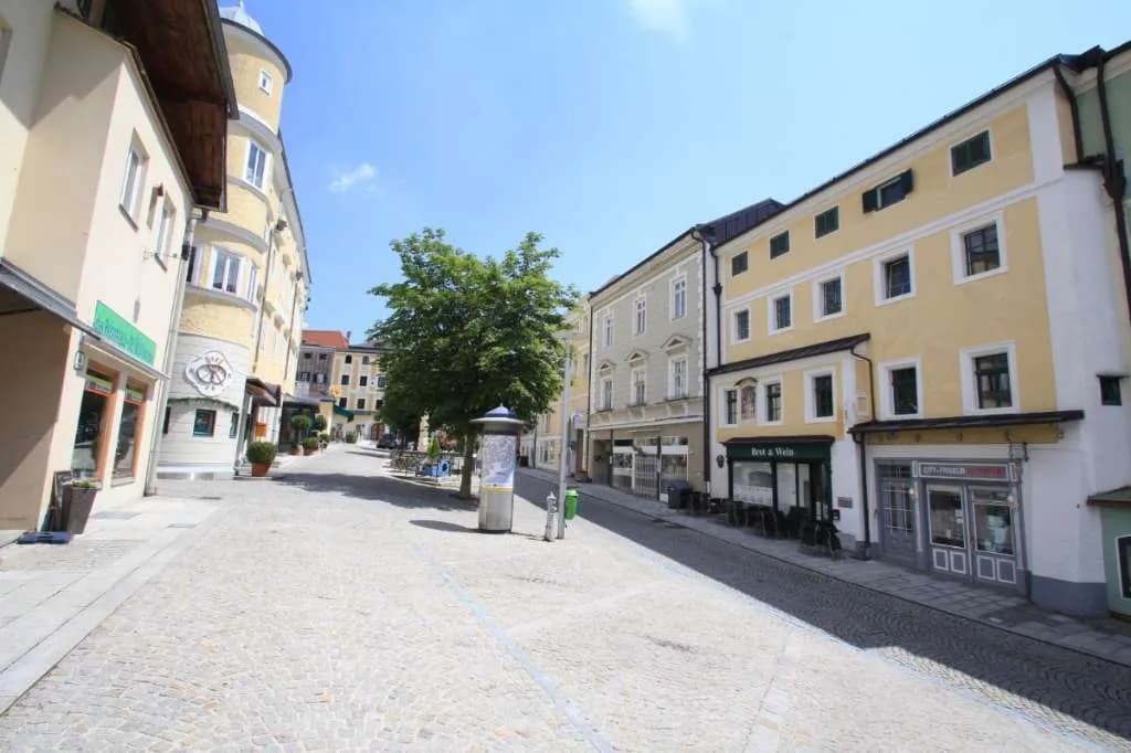 3-Zimmer-Wohnung mieten in Gmunden – 75 m², € 1.145