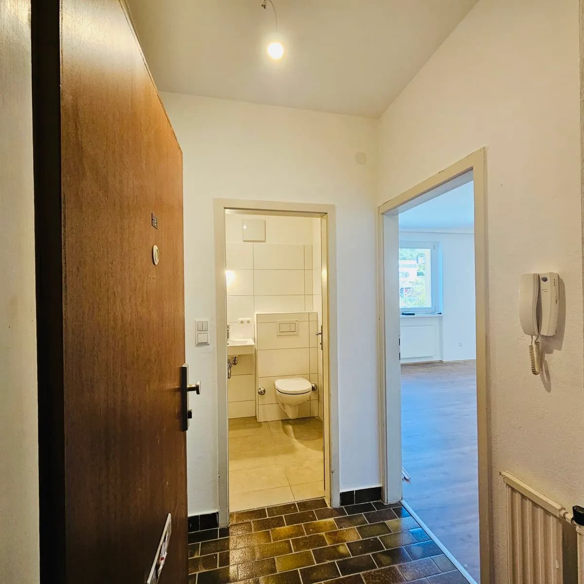 1-Zimmer-Wohnung mieten in Linz – 34 m², € 856 – Bild 3 von 9