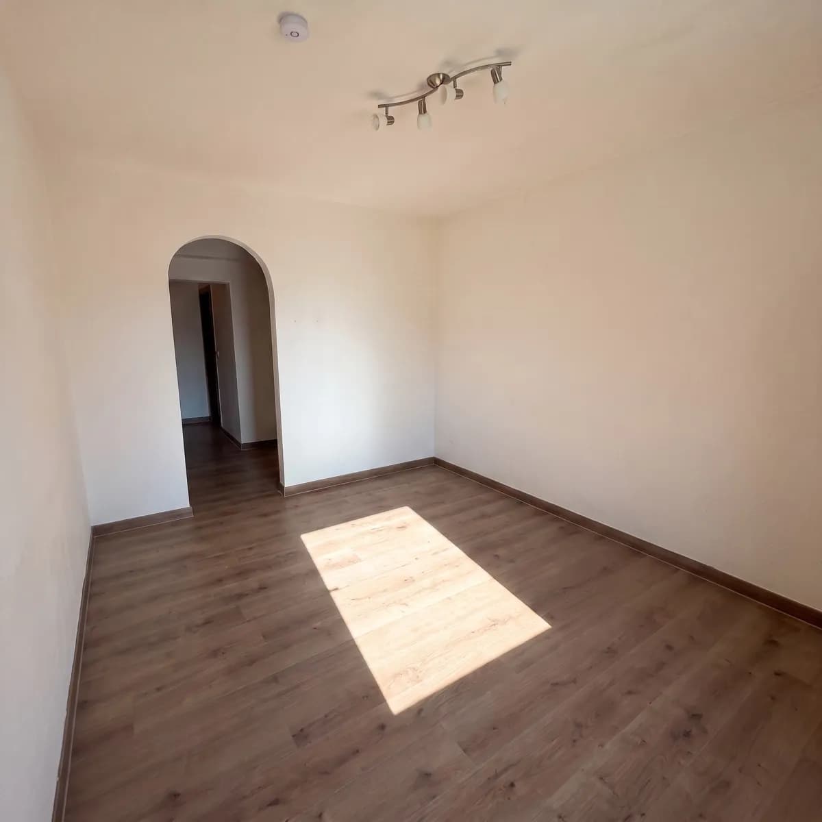 1-Zimmer-Wohnung mieten in Schwaz – 21 m², € 664 – Bild 3 von 6