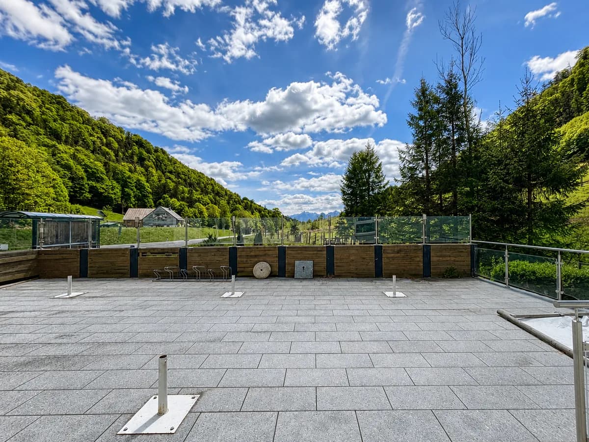 Gewerbeimmobilie mieten in Salzburg-Umgebung – 308 m², € 3.540