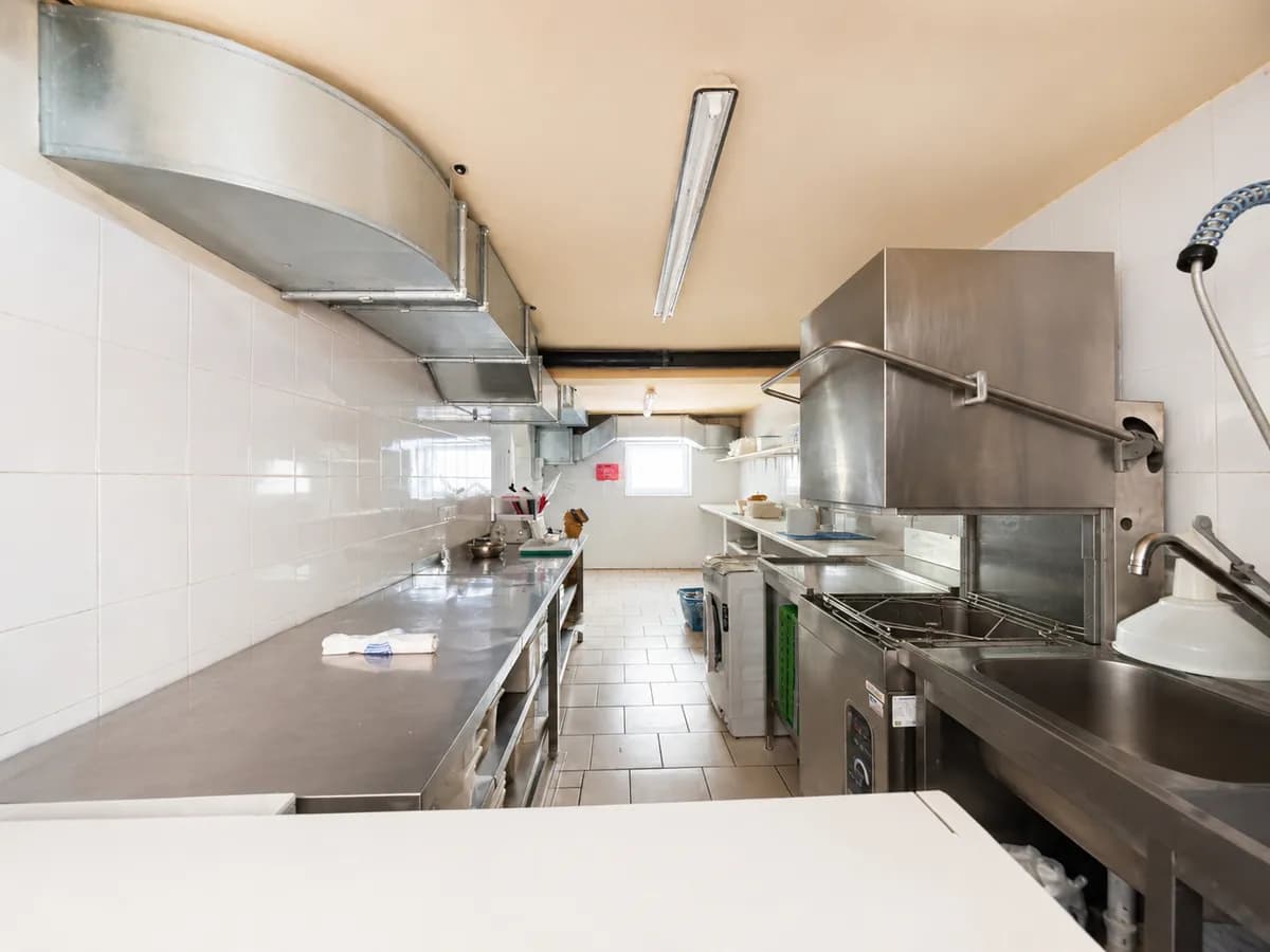 Gewerbeimmobilie mieten in Salzburg-Umgebung – 308 m², € 3.540 – Bild 7 von 11