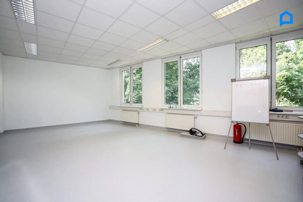 10-Zimmer-Gewerbeimmobilie mieten in Wien – 300 m², € 3.750 – Bild 18 von 30
