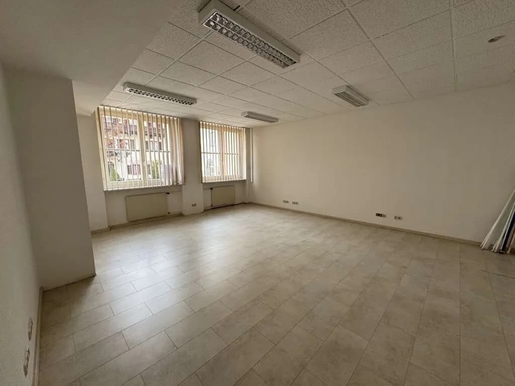 Gewerbeimmobilie mieten in Zell am See – 100 m², € 1.500 – Bild 2 von 7