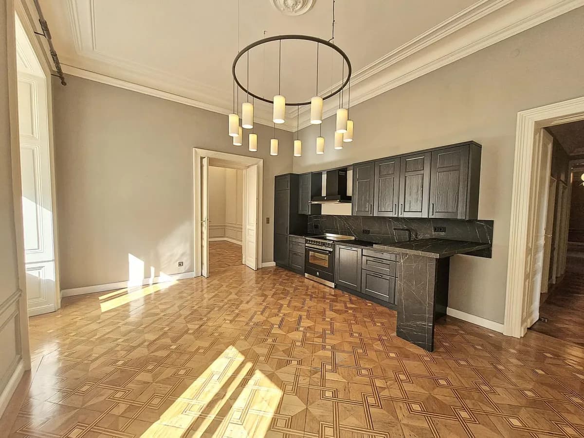 10-Zimmer-Wohnung mieten in Graz – 335 m², € 8.467 – Bild 7 von 19