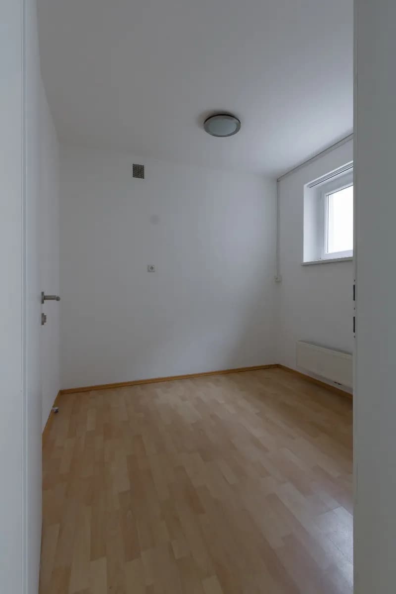 4-Zimmer-Gewerbeimmobilie mieten in Linz – 82 m², € 1.496 – Bild 8 von 12