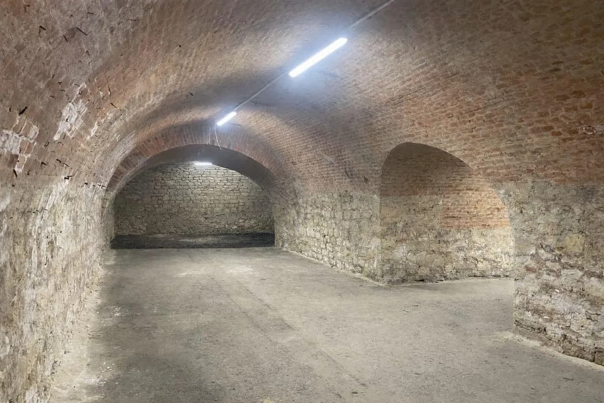 Gewerbeimmobilie mieten in Horn – 450 m², € 450
