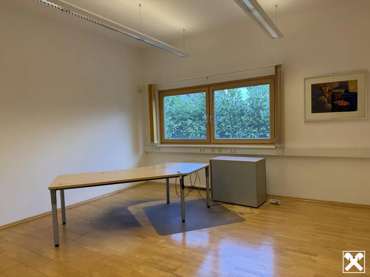 3-Zimmer-Gewerbeimmobilie kaufen in Neunkirchen – 90 m², € 150.000 – Bild 2 von 10