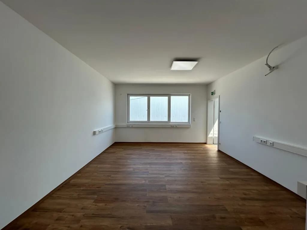 4-Zimmer-Gewerbeimmobilie mieten in Baden – 113 m², € 1.746 – Bild 4 von 15