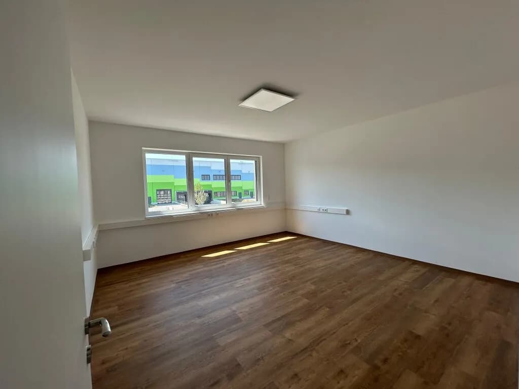 4-Zimmer-Gewerbeimmobilie mieten in Baden – 113 m², € 1.746 – Bild 12 von 15